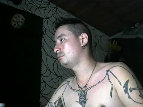 Show modela vampireathome na web-kameri