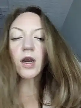 KattyLuuu's Live XXX Chat