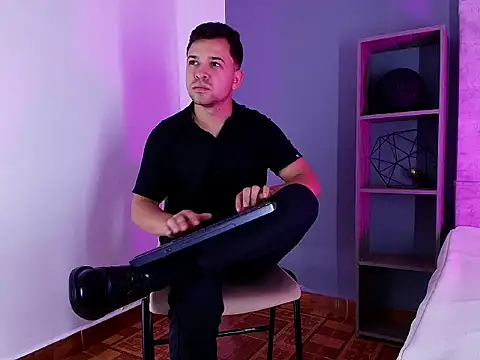 Hey_Noaah webcam show