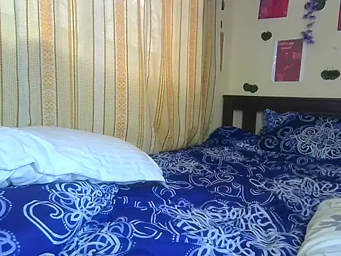 -Rosy live XXX chat