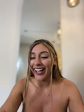 LAURA_VANESA Adlı Modelin Canlı XXX Sohbeti
