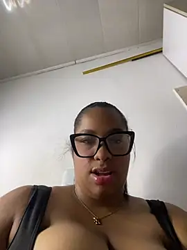 NV-Nikoll Chat XXX live