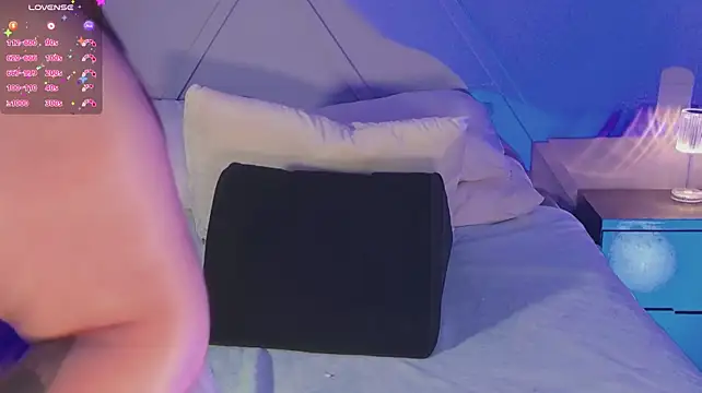 emmajohnss' Webcam Show