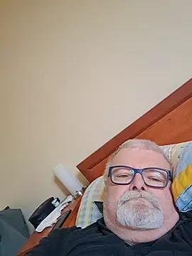 XXX chat uživo modela petvarad