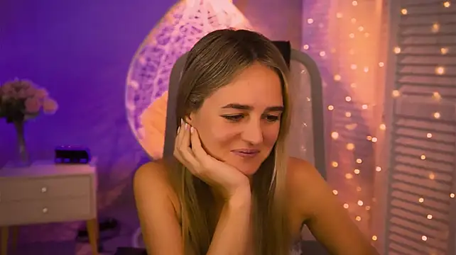 Chat +18 de DeboraLarson ao vivo