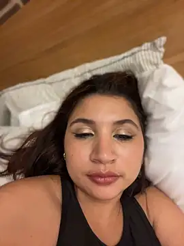 צ'אט XXX בשידור חי של MiahJones_