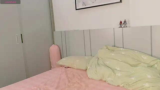 Red_RoxyFoxy's Live XXX Chat