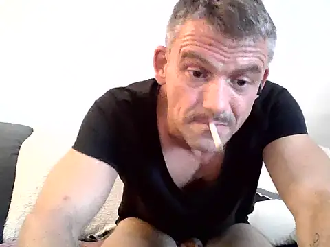 Cambitchboy 在線直播表演