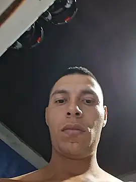 Онлайн чат XXX Andrezzz69