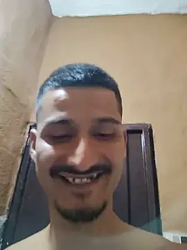 הופעת וובקאם של TRAVIESO_MOR