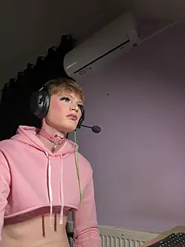 Вебкам-шоу FemboyShow
