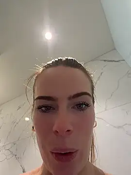 oliviafranciis XXX чат на живо