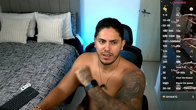 owen-pierces' Webcam Show