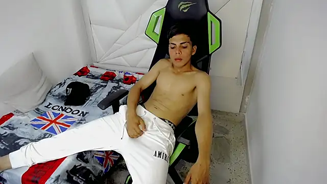 XXX chat uživo modela RyanFlirty