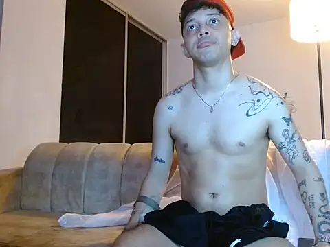 tonysexyboy Adlı Modelin Web Kamerası Şovu