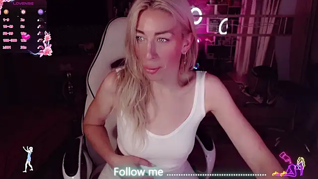 AnnieGOld_ Chat XXX live
