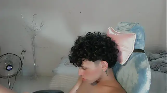 Chat XXX en directo de FUNNY_DICK_