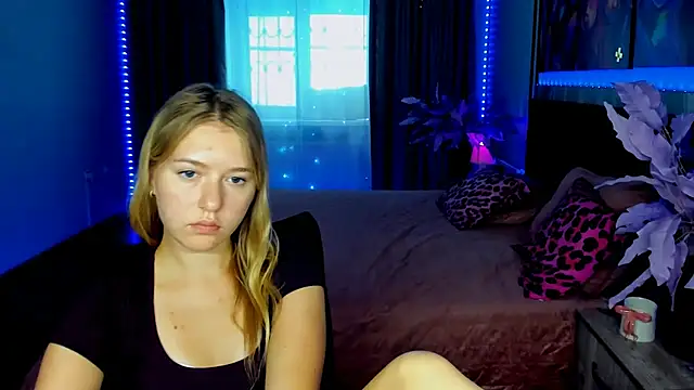 XXX chat uživo modela RosaTiny