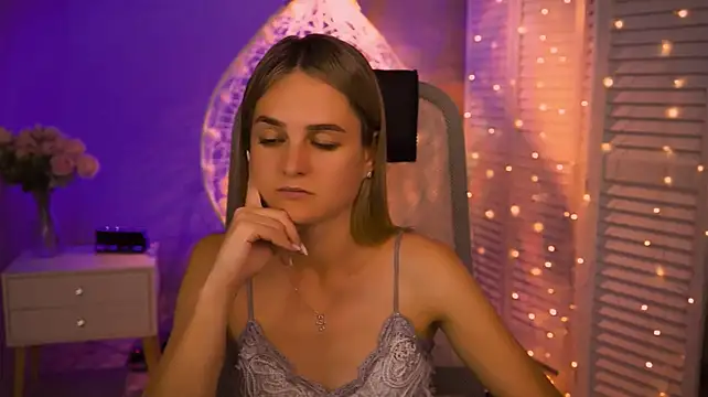 DeboraLarson Adlı Modelin Canlı XXX Sohbeti