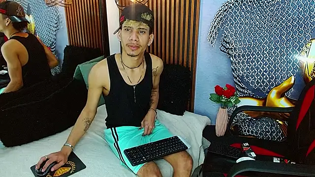 Skinny_cute_Alyer 网络视讯表演
