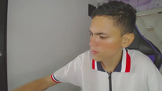 Asher_athletsn Webbikameraesitys