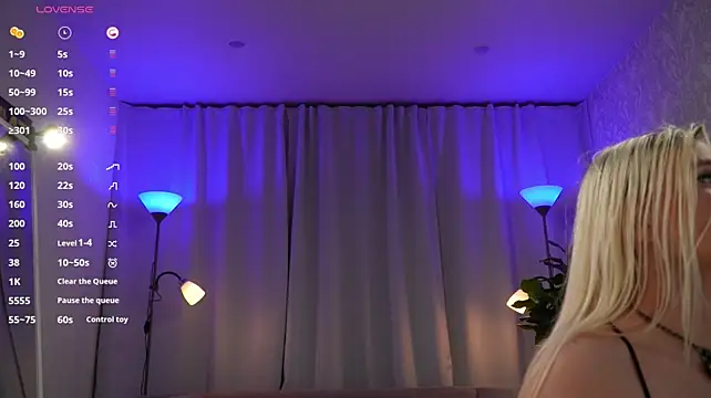 XXX chat uživo modela Good_Barbie