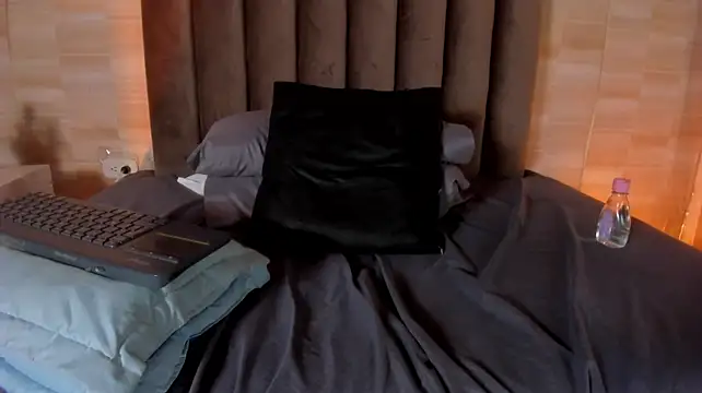 Isaac_Grey 라이브 XXX 채팅