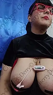 CherryDerry élő XXX-chatje