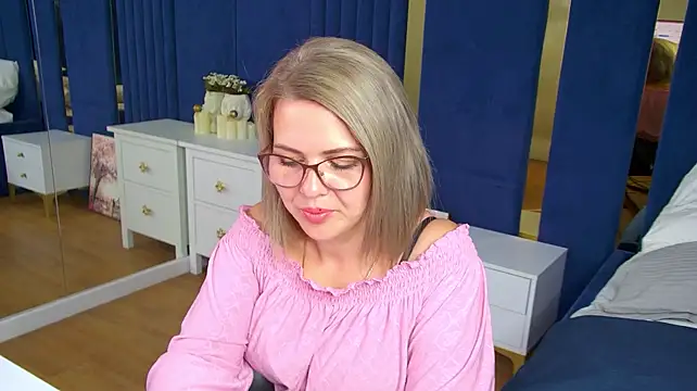 AdeleRavelle's Live XXX Chat