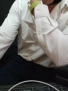 XXX chat uživo modela chocolate_alone