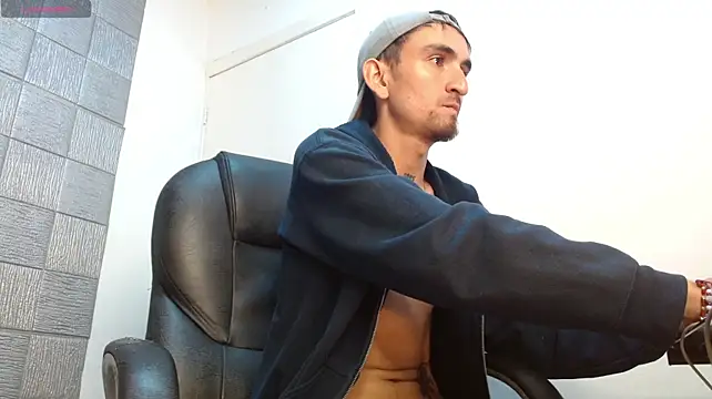 MykeCastle's Live XXX Chat