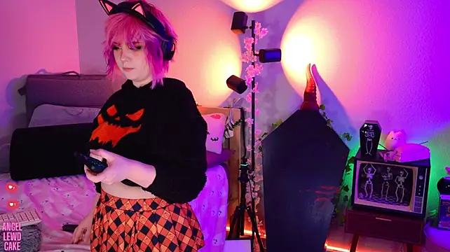 Онлайн чат XXX Angel-Lewd-Cake