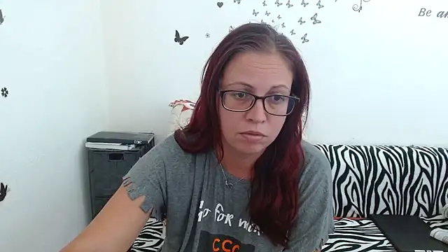 Chatroom XXX en direct de LadyHellene