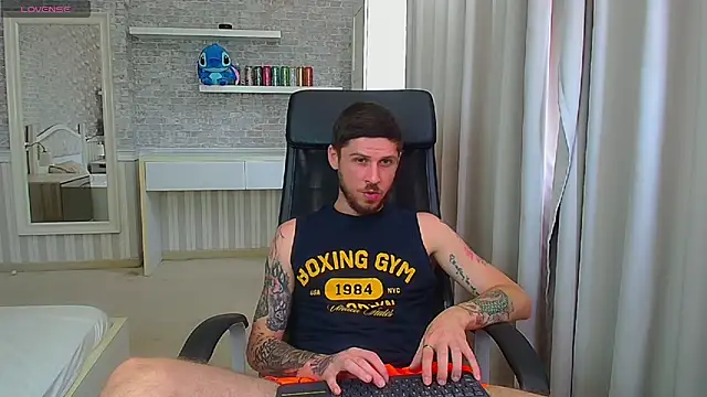 JonahShaw Live XXX-chat