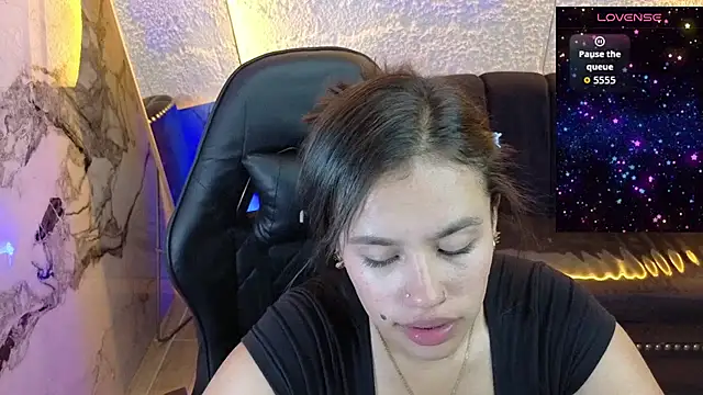 nova_pink_r élő XXX-chatje
