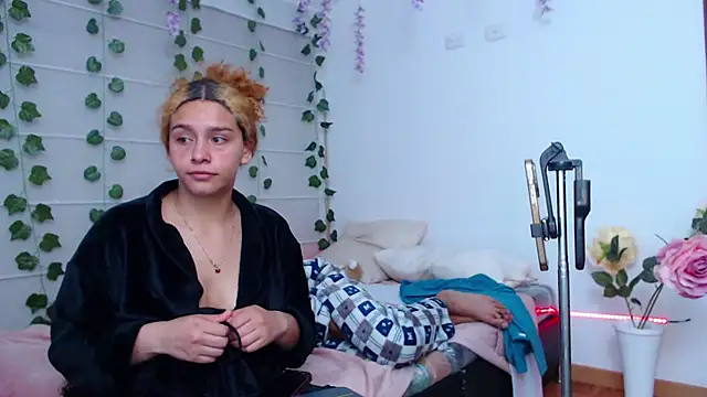 XXX chat uživo modela Sarabubbie