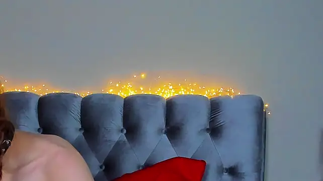 Blondy_Fina Adlı Modelin Canlı XXX Sohbeti