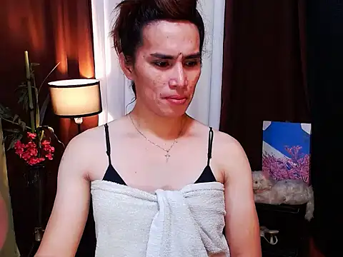 HornyKerujieTrans' Live XXX Chat