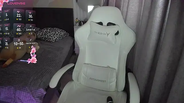 Chat +18 de EvelinaLuu ao vivo