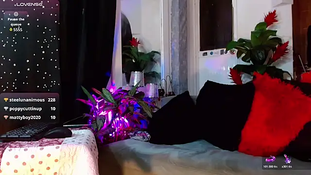 BrandyQueenx's Live XXX Chat