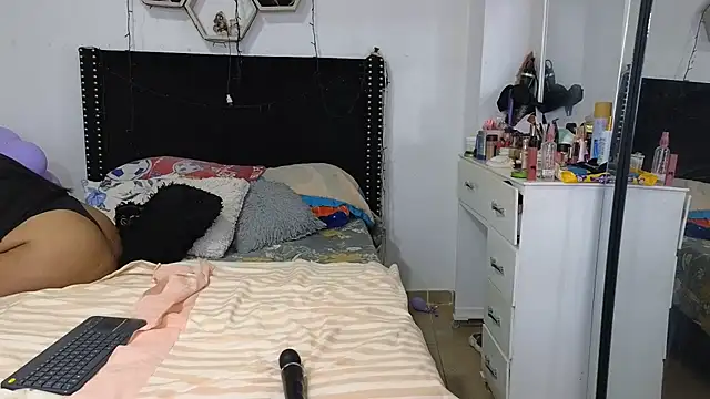 XXX chat uživo modela charlotte_077