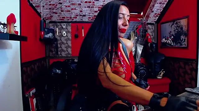 Chat +18 de DommeBellatrix ao vivo