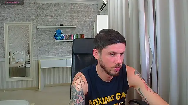 Chatroom XXX en direct de JonahShaw