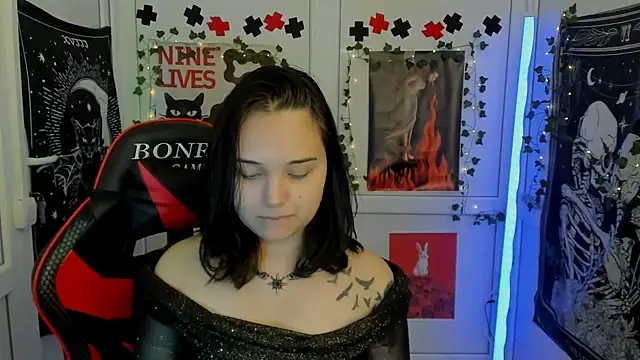 Caroline_cutte Adlı Modelin Canlı XXX Sohbeti