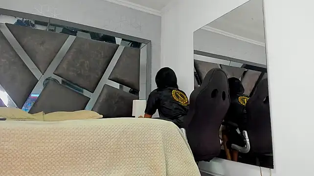 ElektraBomdans' Webcam Show