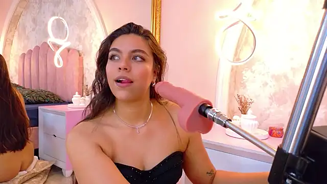 Chat +18 de Celeste_Blair ao vivo