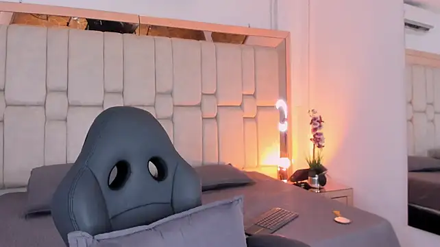 XXX chat uživo modela BiancaSlender
