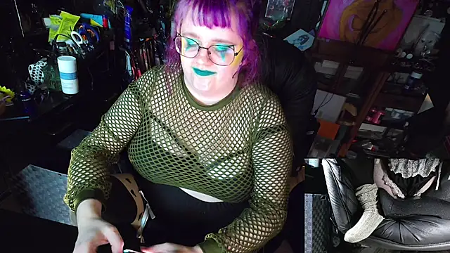 Sinstresshemlock's Live XXX Chat