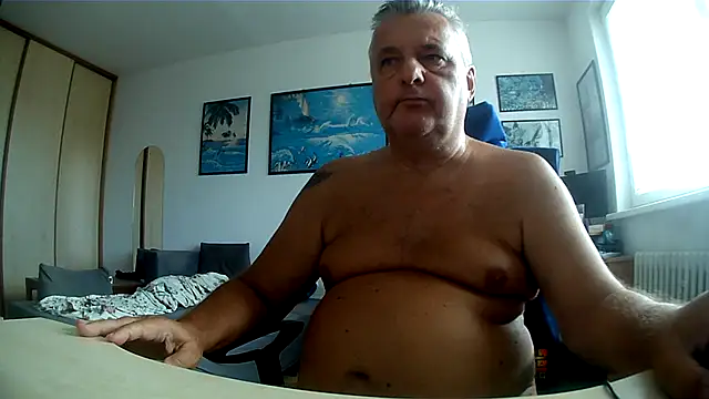 צ'אט XXX בשידור חי של Robert_SK1