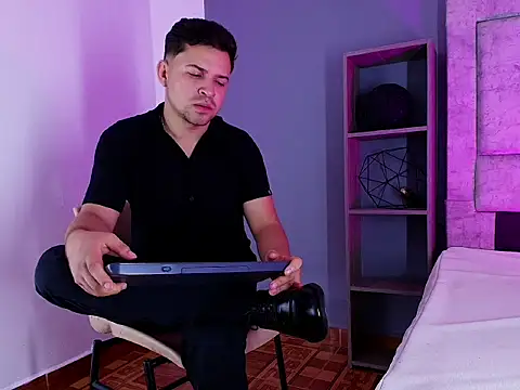 Онлайн чат XXX Hey_Noaah